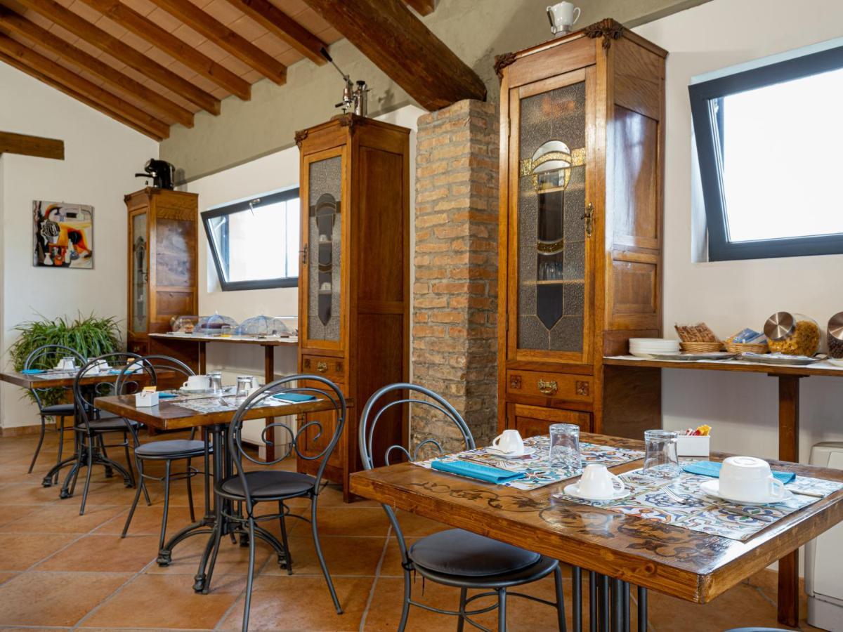 Fermo Della Guazzona Bed & Breakfast Бусето Екстериор снимка