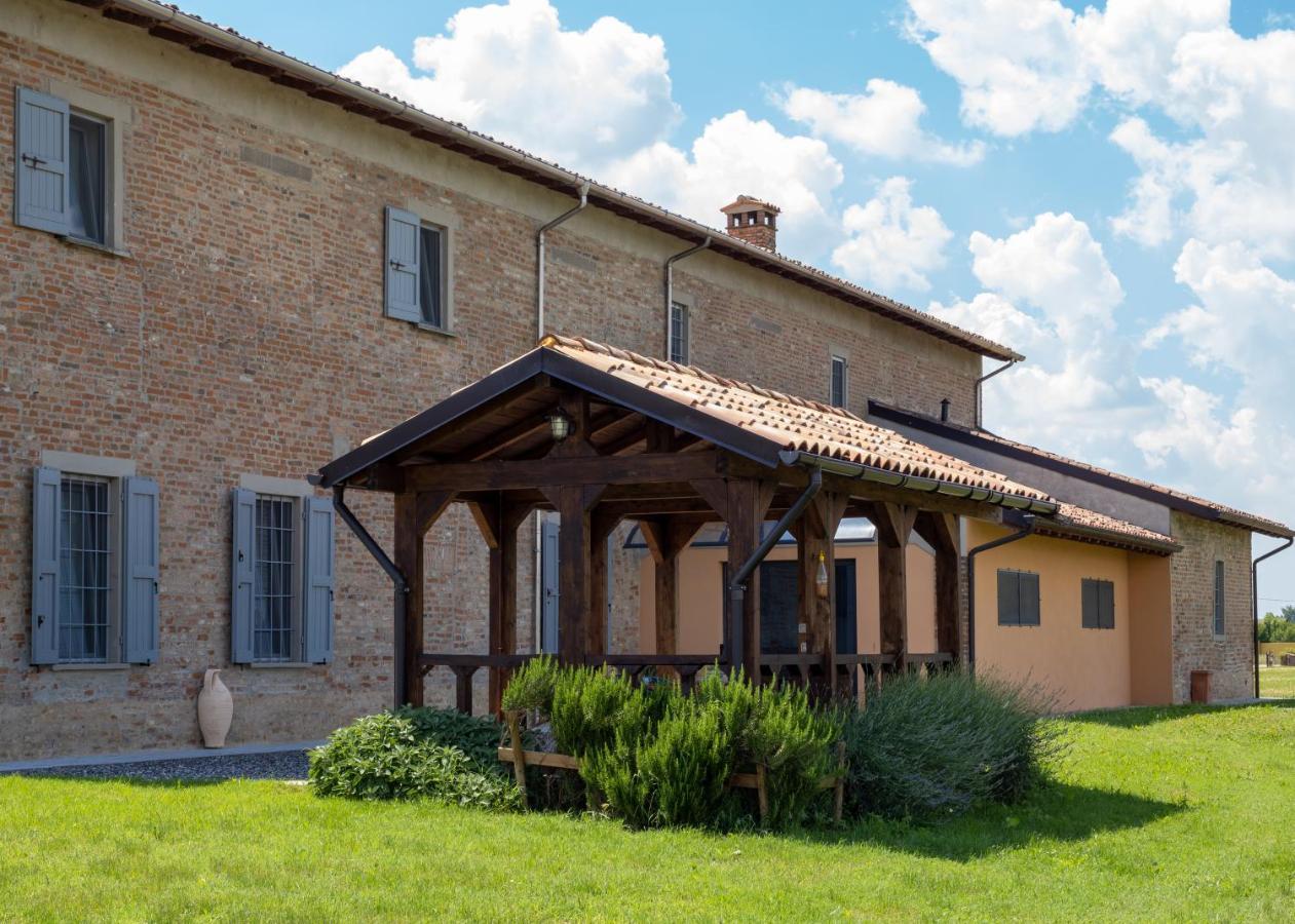 Fermo Della Guazzona Bed & Breakfast Бусето Екстериор снимка